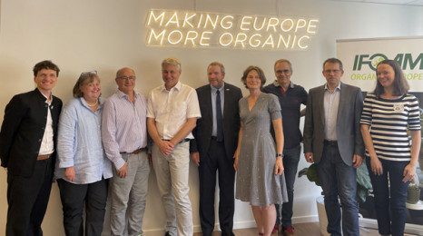 Jan Plagge bleibt Präsident von IFOAM Organics Europe