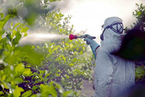 Im Doppelpack: Dreiste Lügen und Greenwashing der Agrarchemiekonzerne